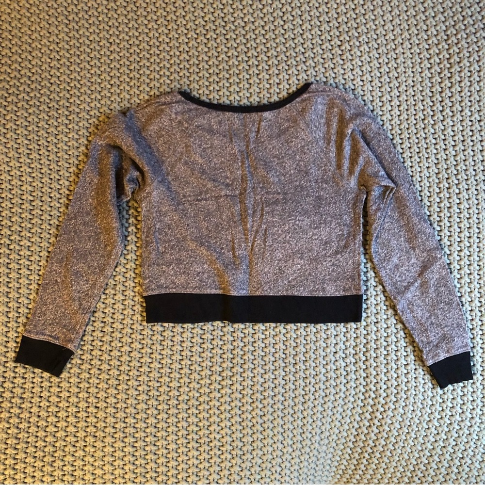 Express Cropped Sweatshirt - Picture 2 of 5
